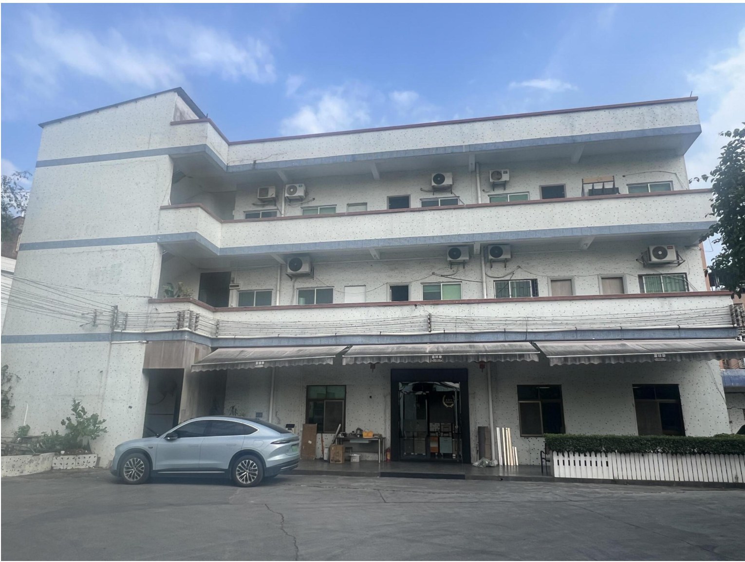 靓馨情行政办公楼